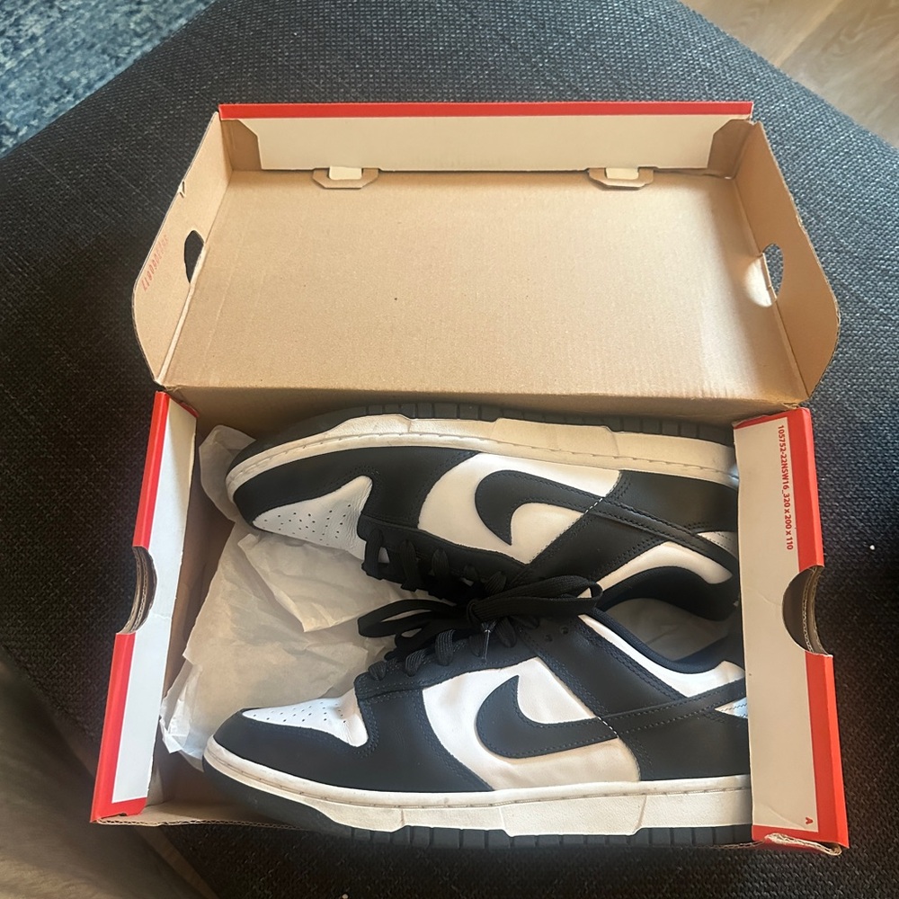 Nike Dunk Low Pandas Men’s Size 9